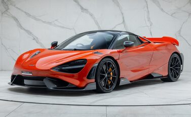 McLaren 765LT Spider 6