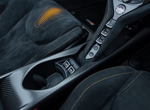 McLaren 765LT Spider 30