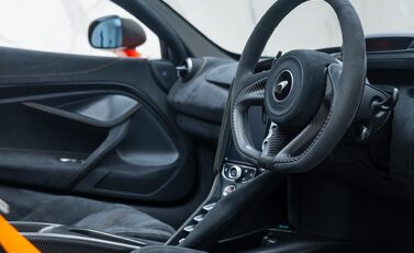 McLaren 765LT Spider 17