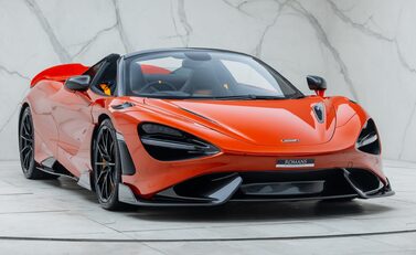 McLaren 765LT Spider 13