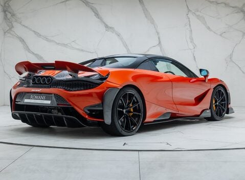 McLaren 765LT Spider 9