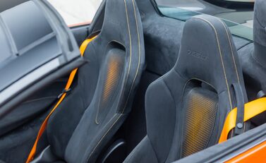 McLaren 765LT Spider 44