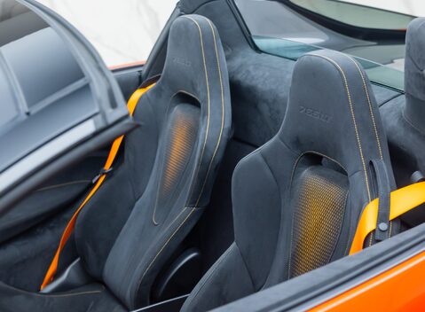 McLaren 765LT Spider 44