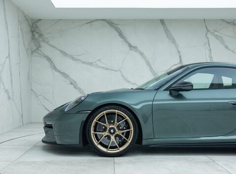 Porsche 911 GT3 TOURING (992) 33