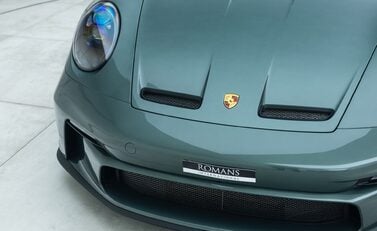 Porsche 911 GT3 TOURING (992) 24