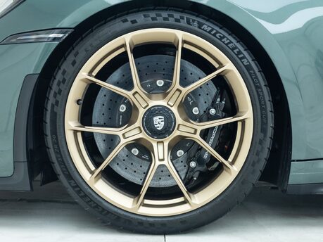 Porsche 911 GT3 TOURING (992)