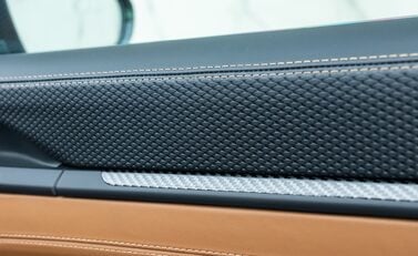 Porsche 911 GT3 TOURING (992) 22