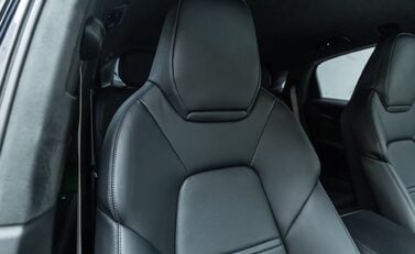 Porsche Cayenne TURBO E-HYBRID Coupe with GT Package 16