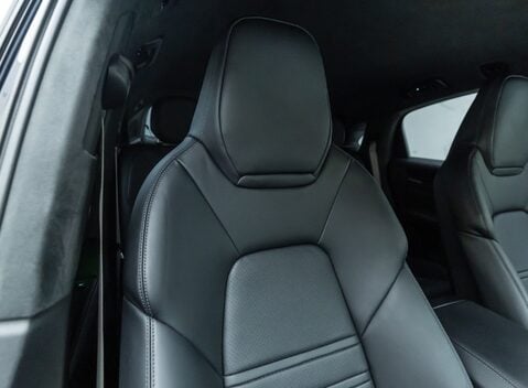 Porsche Cayenne TURBO E-HYBRID Coupe with GT Package 16