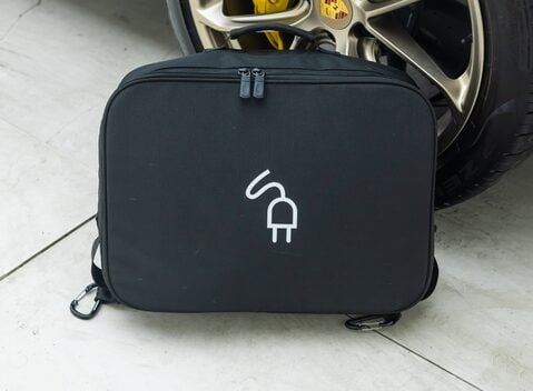 Porsche Cayenne TURBO E-HYBRID Coupe with GT Package 39