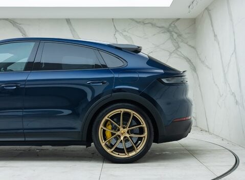 Porsche Cayenne TURBO E-HYBRID Coupe with GT Package 41