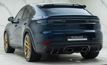 Porsche Cayenne TURBO E-HYBRID Coupe with GT Package 10