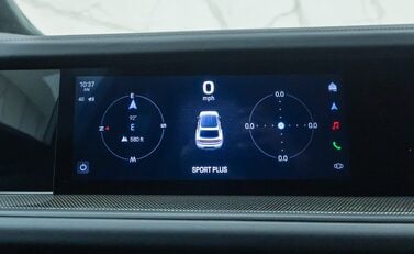 Porsche Cayenne TURBO E-HYBRID Coupe with GT Package 24