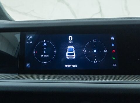 Porsche Cayenne TURBO E-HYBRID Coupe with GT Package 24