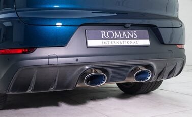 Porsche Cayenne TURBO E-HYBRID Coupe with GT Package 37