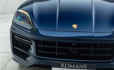 Porsche Cayenne TURBO E-HYBRID Coupe with GT Package 31