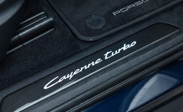 Porsche Cayenne TURBO E-HYBRID Coupe with GT Package 26