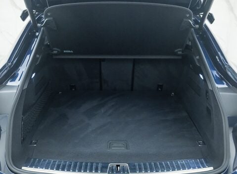 Porsche Cayenne TURBO E-HYBRID Coupe with GT Package 43