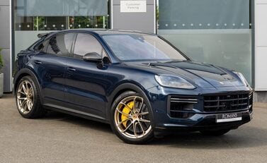 Porsche Cayenne TURBO E-HYBRID Coupe with GT Package 2
