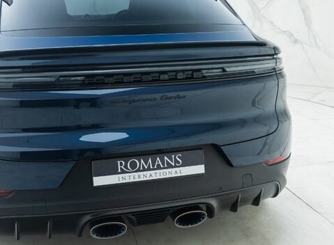 Porsche Cayenne TURBO E-HYBRID Coupe with GT Package 32