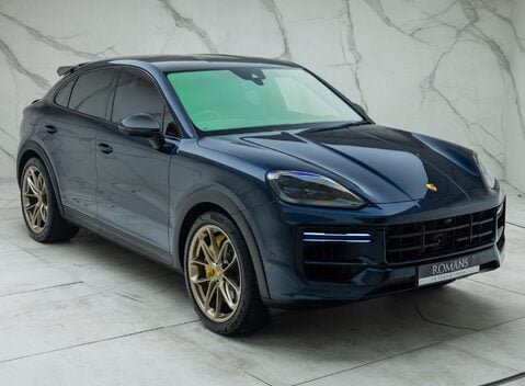 Porsche Cayenne TURBO E-HYBRID Coupe with GT Package 11