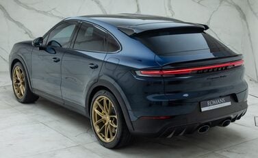 Porsche Cayenne TURBO E-HYBRID Coupe with GT Package 12