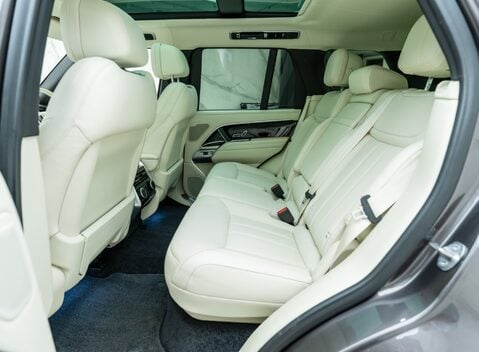 Land Rover Range Rover P400 AUTOBIOGRAPHY 17