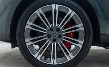 Land Rover Range Rover P530 SV 32