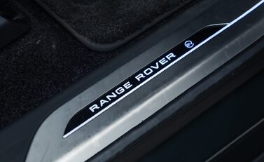 Land Rover Range Rover P530 SV 28