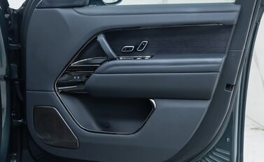 Land Rover Range Rover P530 SV 29