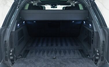 Land Rover Range Rover P530 SV 41