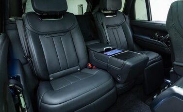 Land Rover Range Rover P530 SV 18