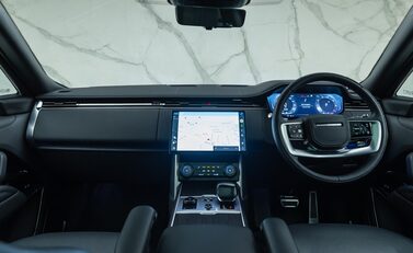 Land Rover Range Rover P530 SV 23