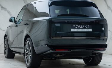 Land Rover Range Rover P530 SV 10