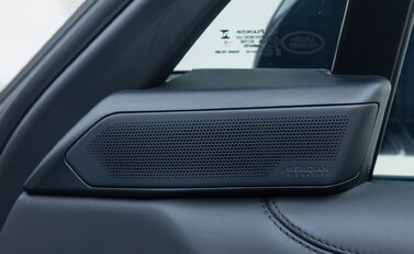 Land Rover Range Rover P530 SV 30