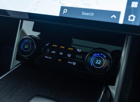 Land Rover Range Rover P530 SV 26