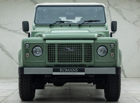 Land Rover Defender 110 HERITAGE 7