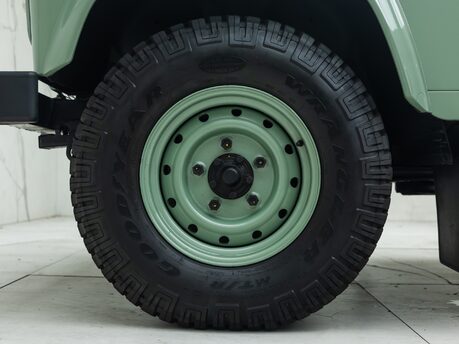 Land Rover Defender 110 HERITAGE