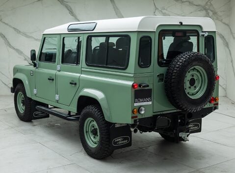 Land Rover Defender 110 HERITAGE 12