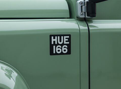 Land Rover Defender 110 HERITAGE 34