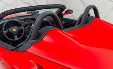 Ferrari 550 BARCHETTA Pininfarina 39