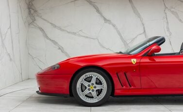 Ferrari 550 BARCHETTA Pininfarina 47