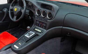 Ferrari 550 BARCHETTA Pininfarina 21