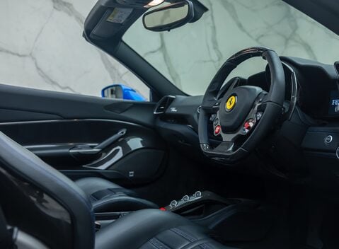 Ferrari 488 SPIDER 16