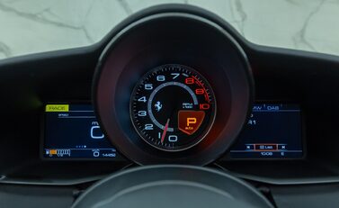 Ferrari 488 SPIDER 22