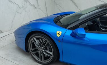 Ferrari 488 SPIDER 36
