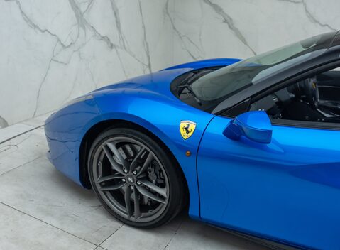 Ferrari 488 SPIDER 36