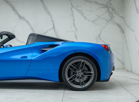 Ferrari 488 SPIDER 51