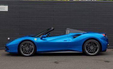 Ferrari 488 SPIDER 3
