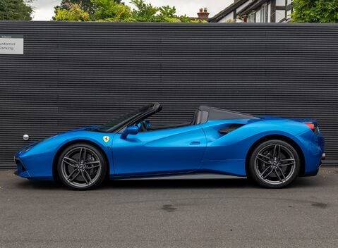 Ferrari 488 SPIDER 3